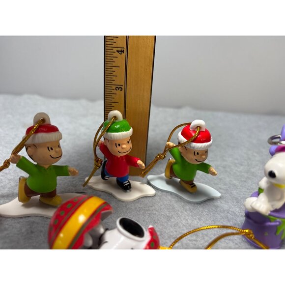 Peanuts Christmas Ornaments Snoopy & Friends Ice Skating & Festive Designs By UF - Picture 9 of 11